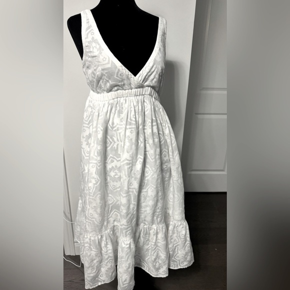 French Connection White V-Neck A-Line Dress /Size 6 - Picture 1 of 7